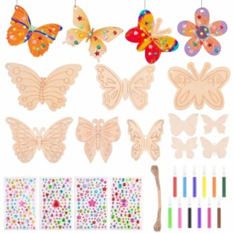 Houten vlinders knutselkit met stickers en stiften.