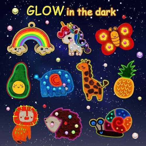 Schattige glow-in-the-dark patches met dieren en fruit.