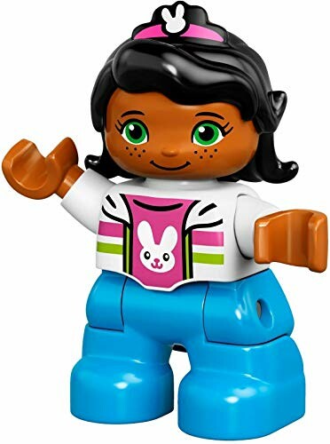 Lego Duplo figuur van een meisje met zwart haar en blauw-witte kleding