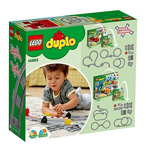 Kind speelt met LEGO Duplo treinset
