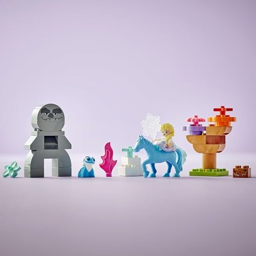 Lego figuren met fantasie-thema op een rij